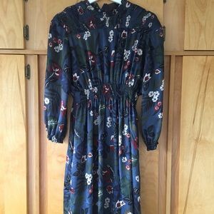 Beautiful floral dress!